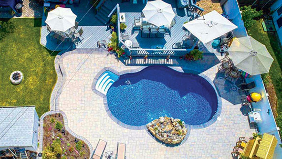 In-Ground Freeform Swimming Pool